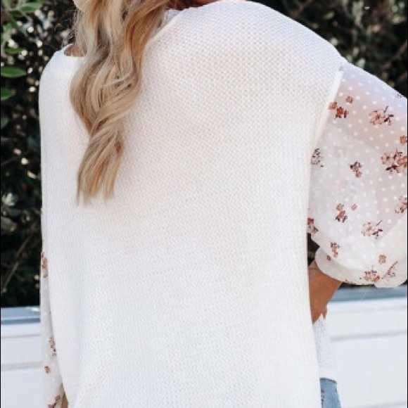 LAST 1✨ Leeza flirty sleeved top - Picture 5 of 6